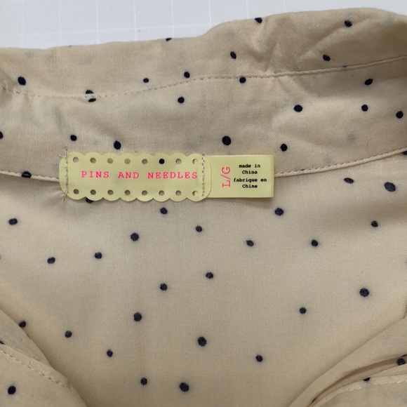 Off-white shirt with black dot pattern - Pins and Needles - Large - Picture 4 of 7